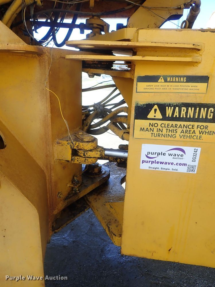 image for item DG3242 Massey Ferguson MF66  wheel loader