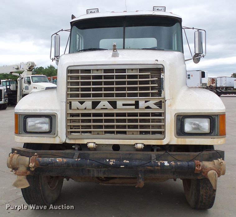 image for item DG5693 1991 Mack CH613  tank truck