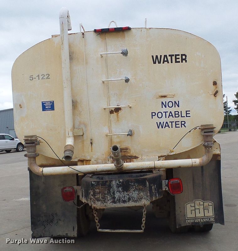 image for item DG5693 1991 Mack CH613  tank truck