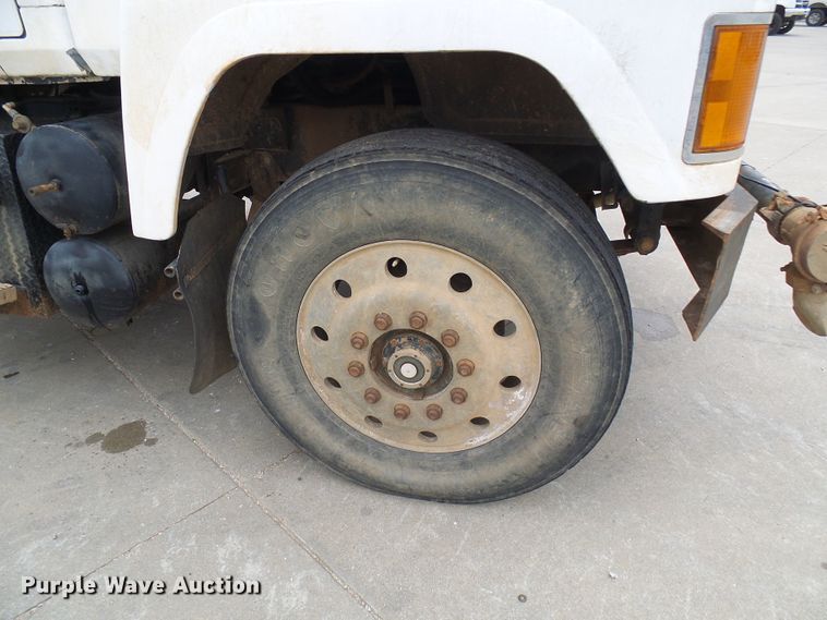 image for item DG5693 1991 Mack CH613  tank truck