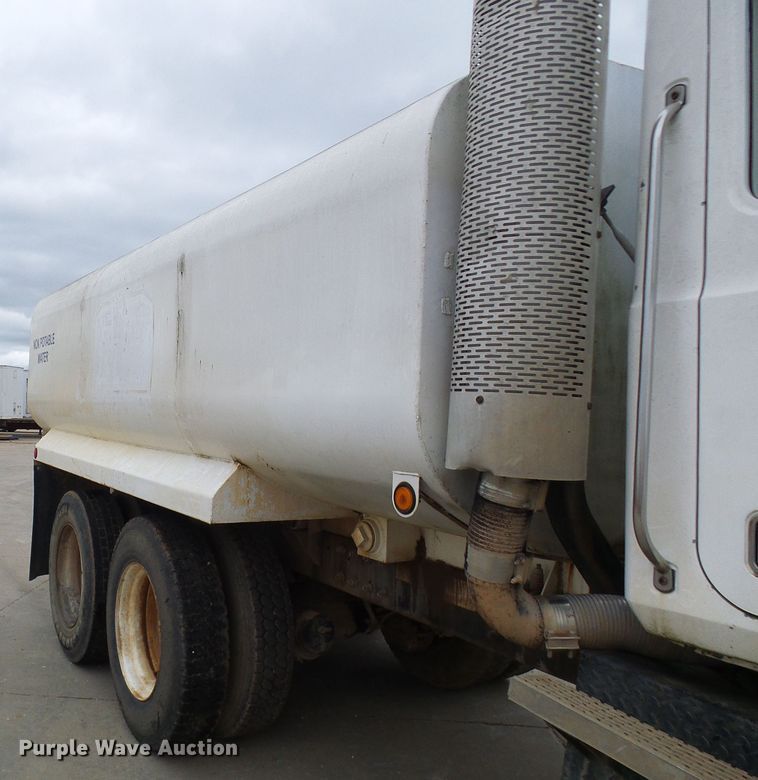 image for item DG5693 1991 Mack CH613  tank truck