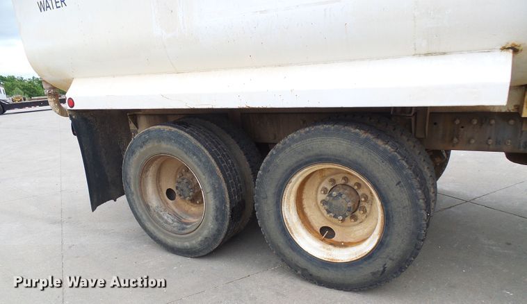 image for item DG5693 1991 Mack CH613  tank truck