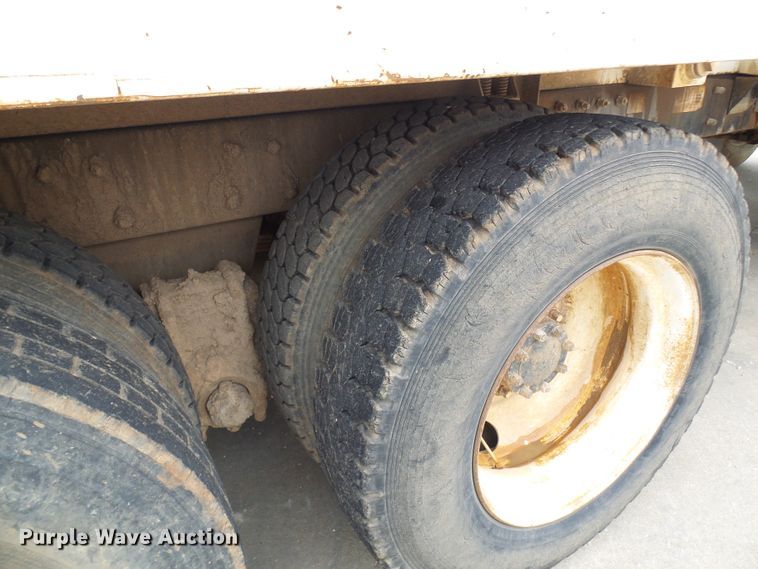 image for item DG5693 1991 Mack CH613  tank truck