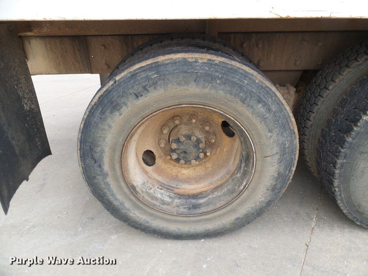 image for item DG5693 1991 Mack CH613  tank truck