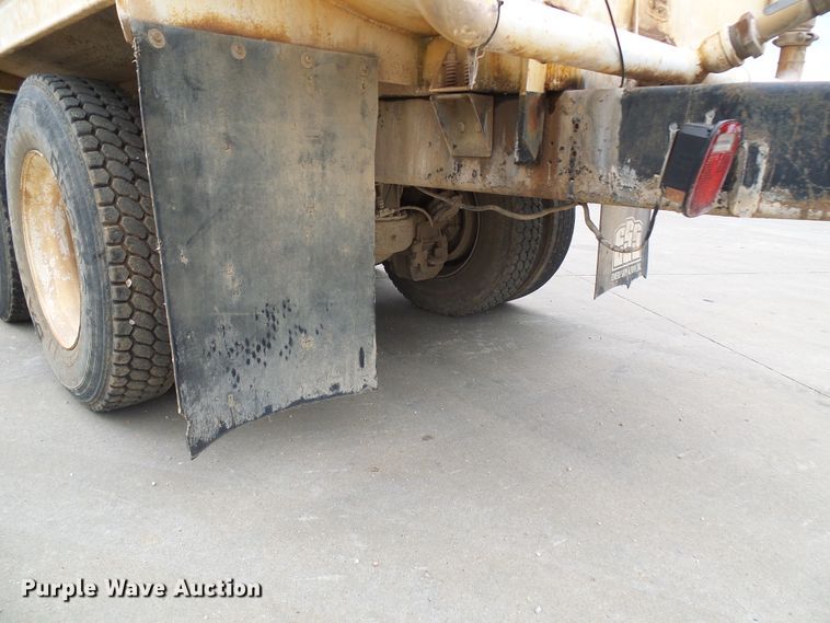 image for item DG5693 1991 Mack CH613  tank truck