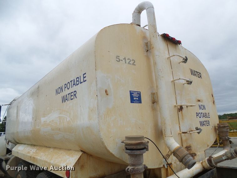 image for item DG5693 1991 Mack CH613  tank truck