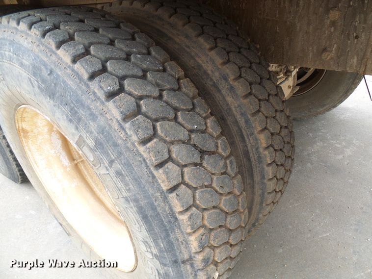 image for item DG5693 1991 Mack CH613  tank truck