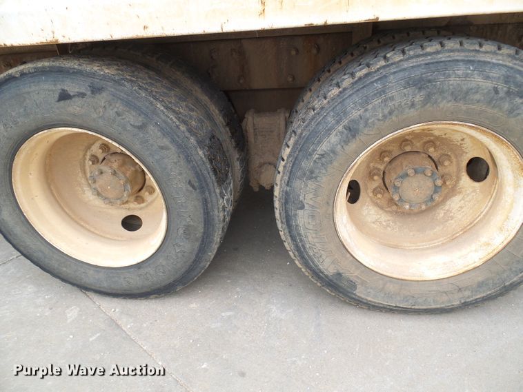 image for item DG5693 1991 Mack CH613  tank truck