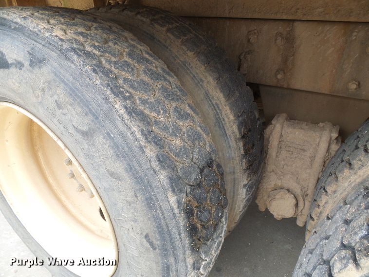 image for item DG5693 1991 Mack CH613  tank truck