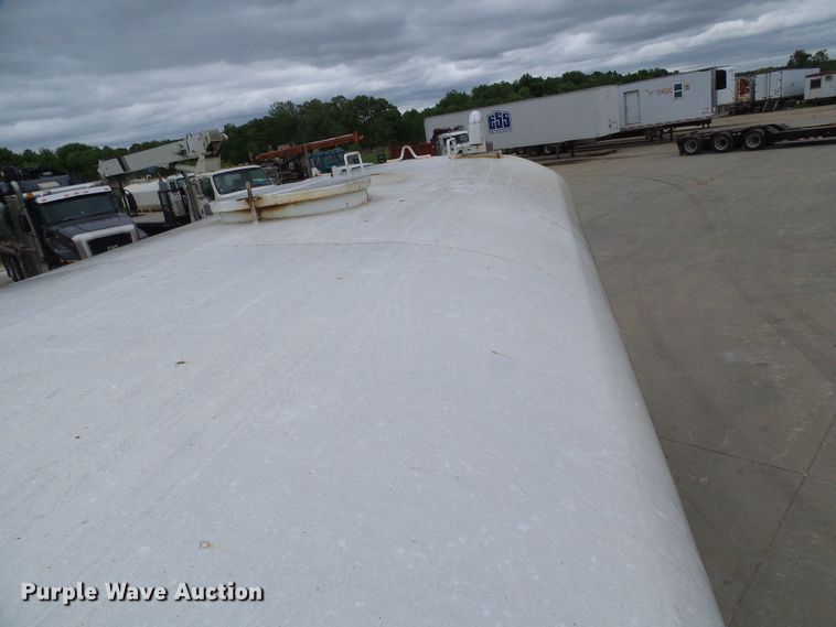 image for item DG5693 1991 Mack CH613  tank truck