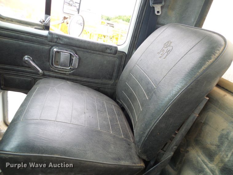 image for item DG5693 1991 Mack CH613  tank truck