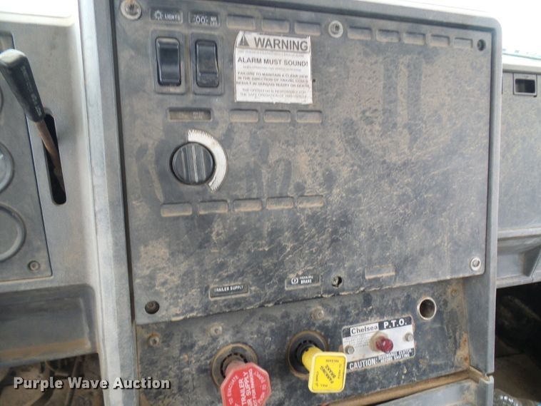 image for item DG5693 1991 Mack CH613  tank truck