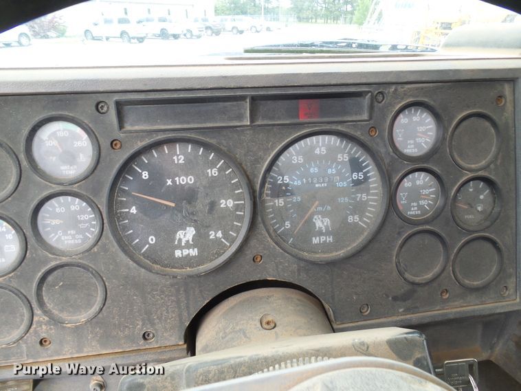 image for item DG5693 1991 Mack CH613  tank truck