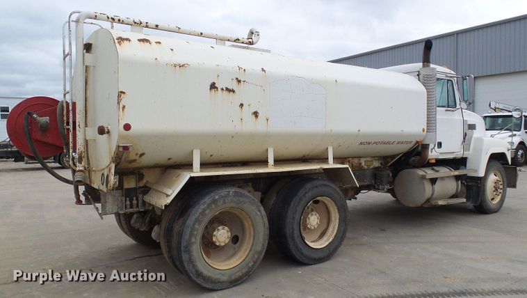 image for item DG5694 1995 Mack CH613  tank truck