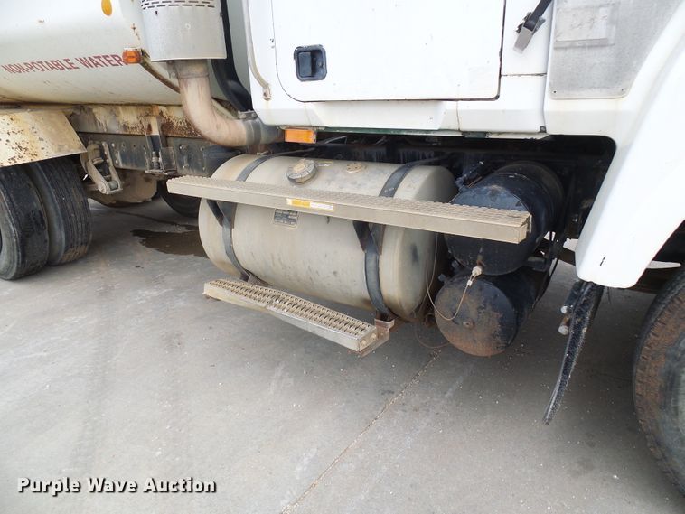 image for item DG5694 1995 Mack CH613  tank truck