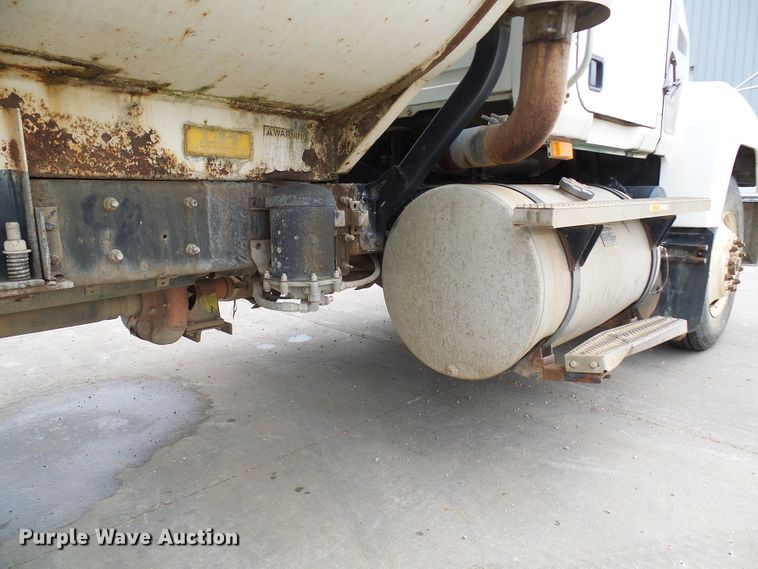 image for item DG5694 1995 Mack CH613  tank truck