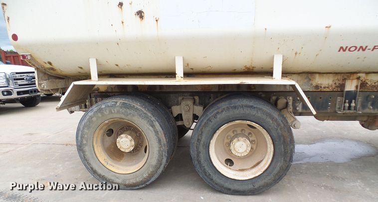 image for item DG5694 1995 Mack CH613  tank truck