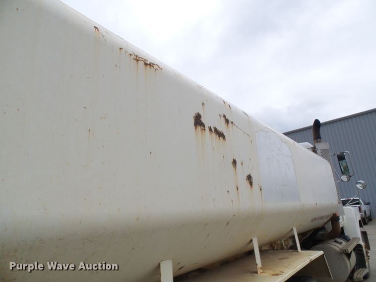 image for item DG5694 1995 Mack CH613  tank truck