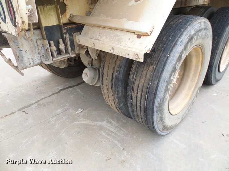 image for item DG5694 1995 Mack CH613  tank truck