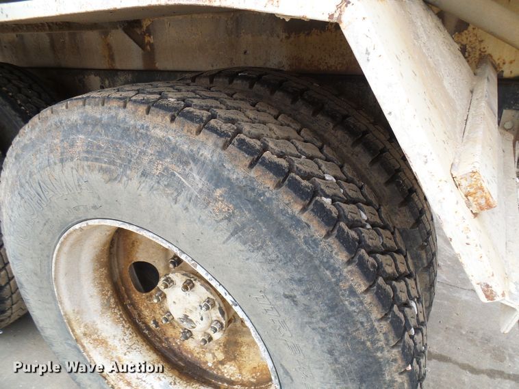 image for item DG5694 1995 Mack CH613  tank truck