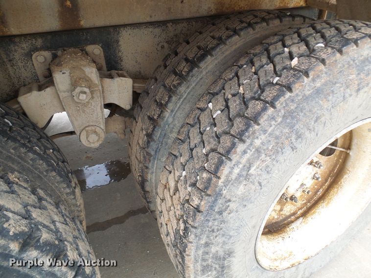 image for item DG5694 1995 Mack CH613  tank truck