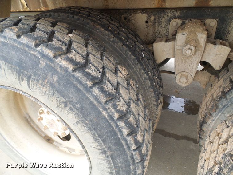 image for item DG5694 1995 Mack CH613  tank truck