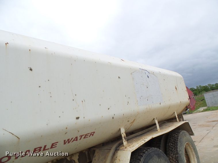 image for item DG5694 1995 Mack CH613  tank truck