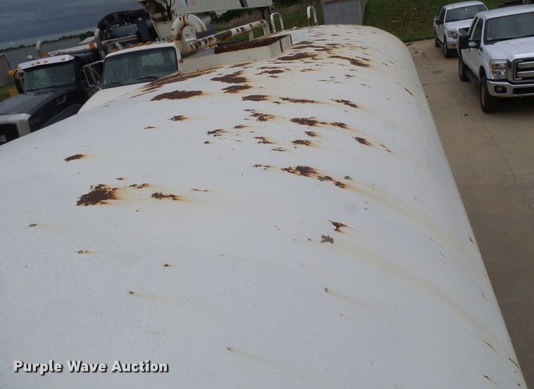 image for item DG5694 1995 Mack CH613  tank truck