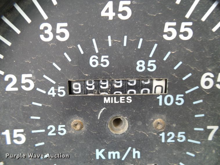 image for item DG5694 1995 Mack CH613  tank truck