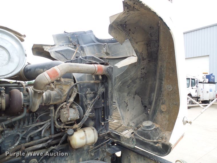 image for item DG5694 1995 Mack CH613  tank truck