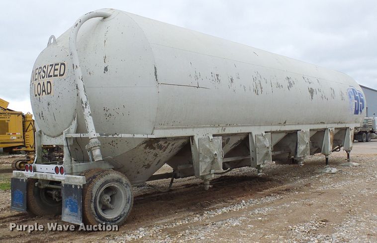 image for item DG5695 1981 Fruehauf 4BL012520 pneumatic dry bulk concrete trailer