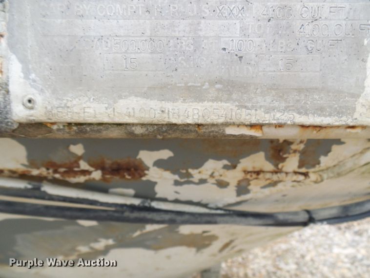 image for item DG5695 1981 Fruehauf 4BL012520 pneumatic dry bulk concrete trailer