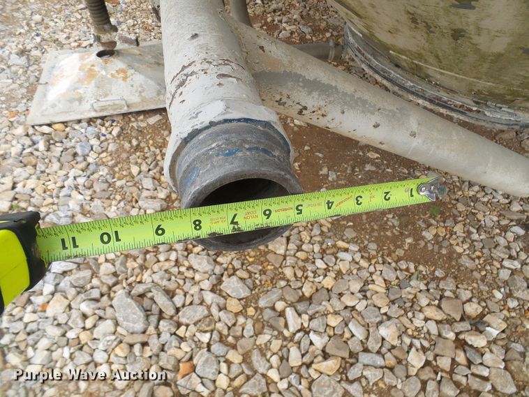 image for item DG5695 1981 Fruehauf 4BL012520 pneumatic dry bulk concrete trailer