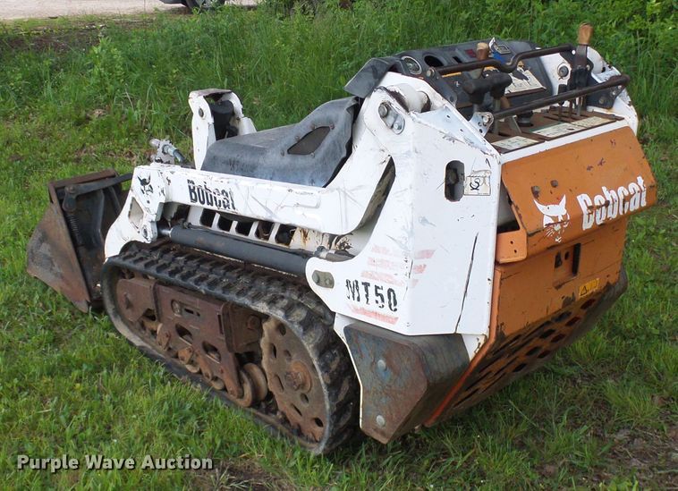 image for item DG5714 2002 Bobcat MT50  compact utility loader