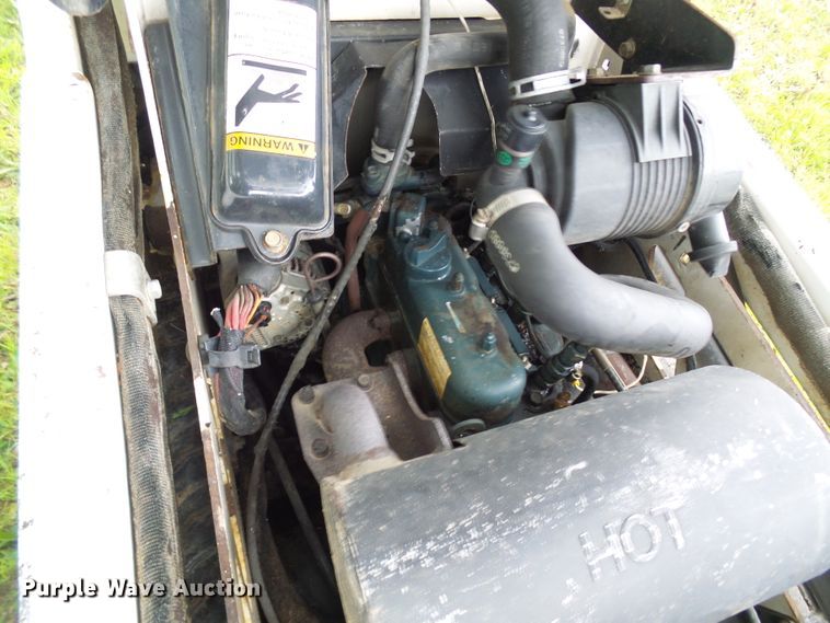 image for item DG5714 2002 Bobcat MT50  compact utility loader