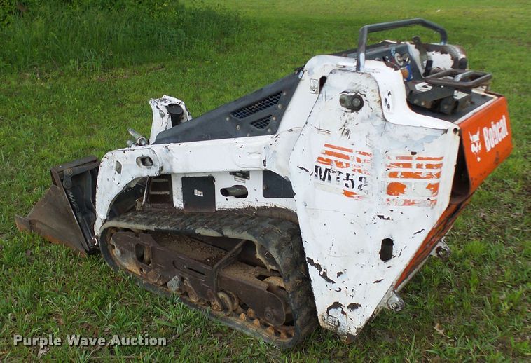 image for item DG5715 2005 Bobcat MT52  compact utility loader