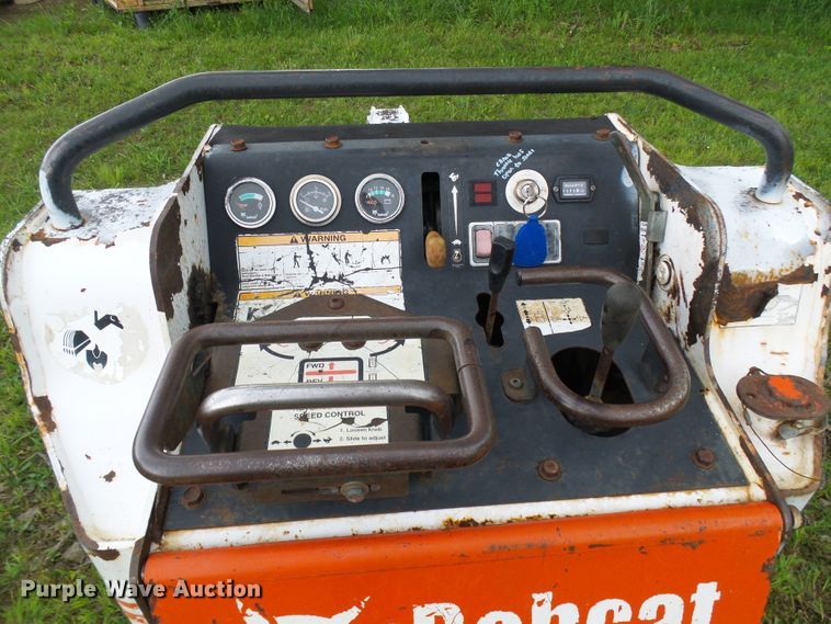 image for item DG5715 2005 Bobcat MT52  compact utility loader