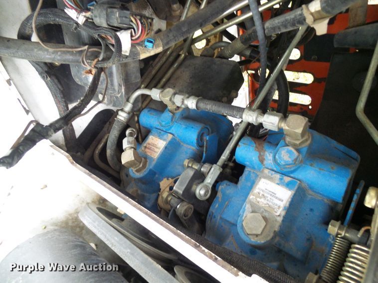 image for item DG5715 2005 Bobcat MT52  compact utility loader