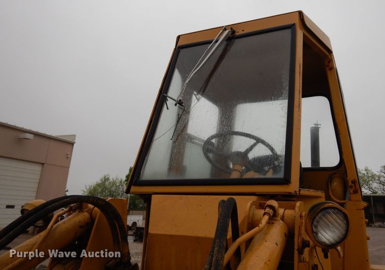 image for item DG6483 1977 Caterpillar 910  wheel loader