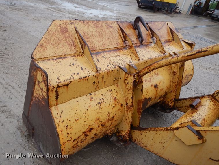 image for item DG6483 1977 Caterpillar 910  wheel loader