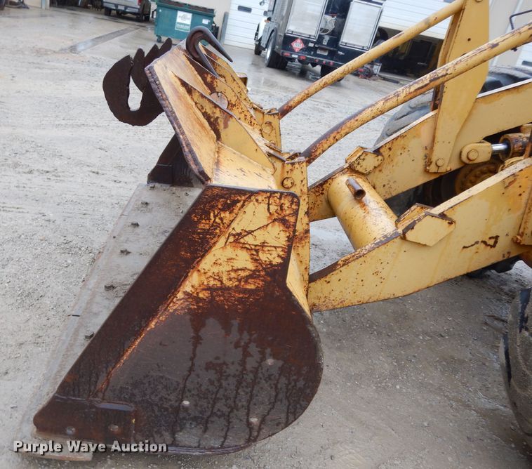 image for item DG6483 1977 Caterpillar 910  wheel loader