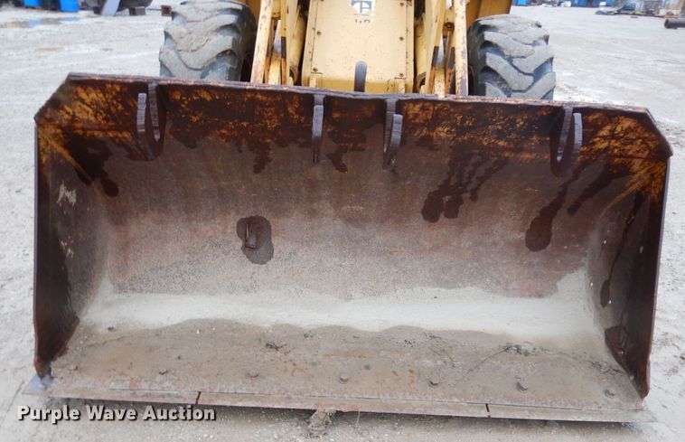 image for item DG6483 1977 Caterpillar 910  wheel loader