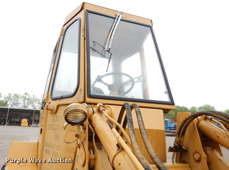 image for item DG6483 1977 Caterpillar 910  wheel loader