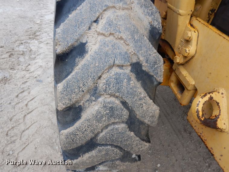 image for item DG6483 1977 Caterpillar 910  wheel loader