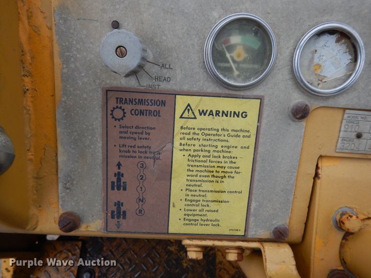 image for item DG6483 1977 Caterpillar 910  wheel loader