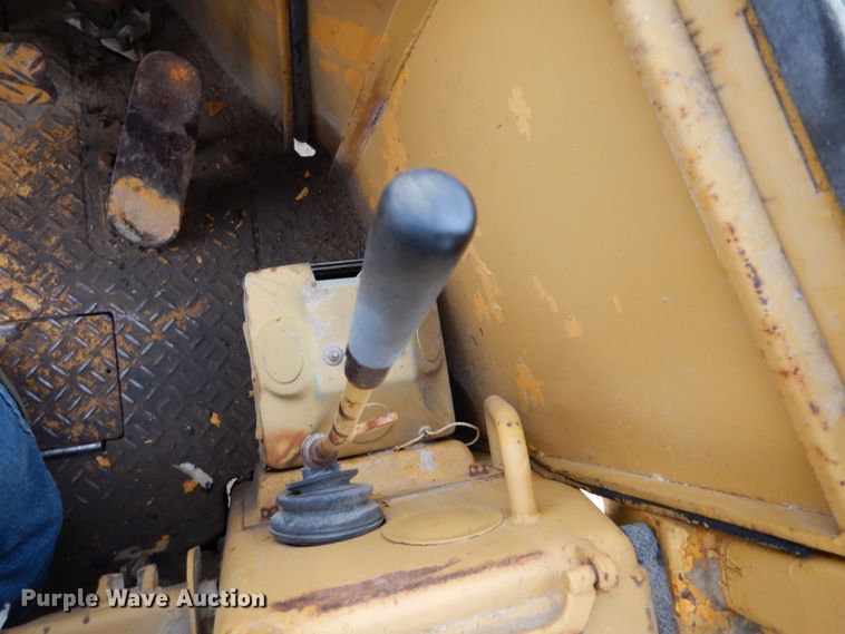 image for item DG6483 1977 Caterpillar 910  wheel loader