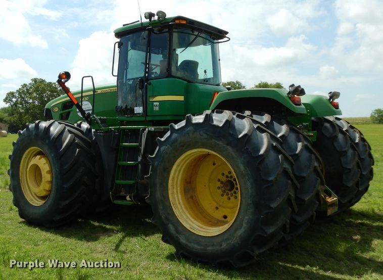 image for item DG6772 2011 John Deere 9430 Scraper Special  4WD tractor