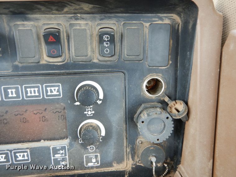 image for item DG6772 2011 John Deere 9430 Scraper Special  4WD tractor