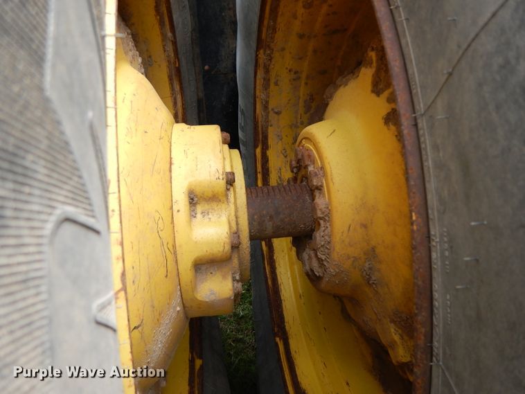 image for item DG6772 2011 John Deere 9430 Scraper Special  4WD tractor