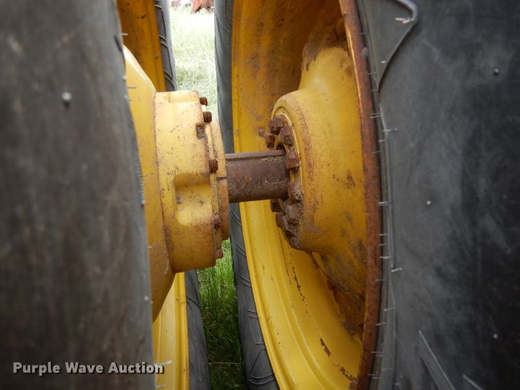 image for item DG6772 2011 John Deere 9430 Scraper Special  4WD tractor